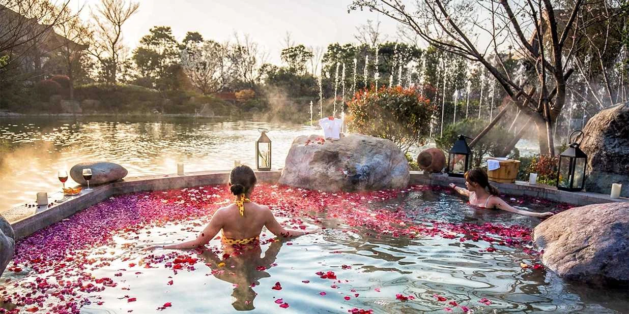 糖心碳酸氢钠型天然温泉水质展示